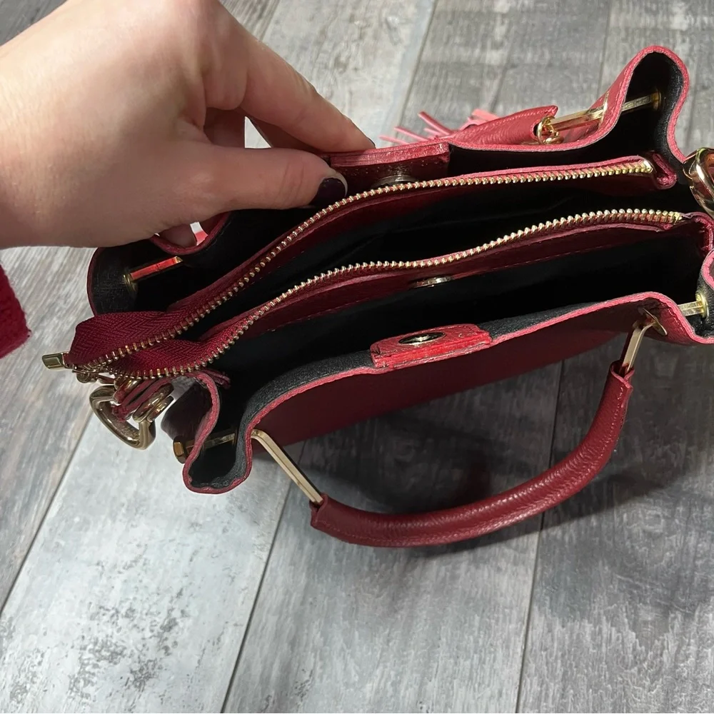 NWT! Mia Tomazzi Red Italian Pebbled Leather Structured Bag Purse - Picture 4 of 8